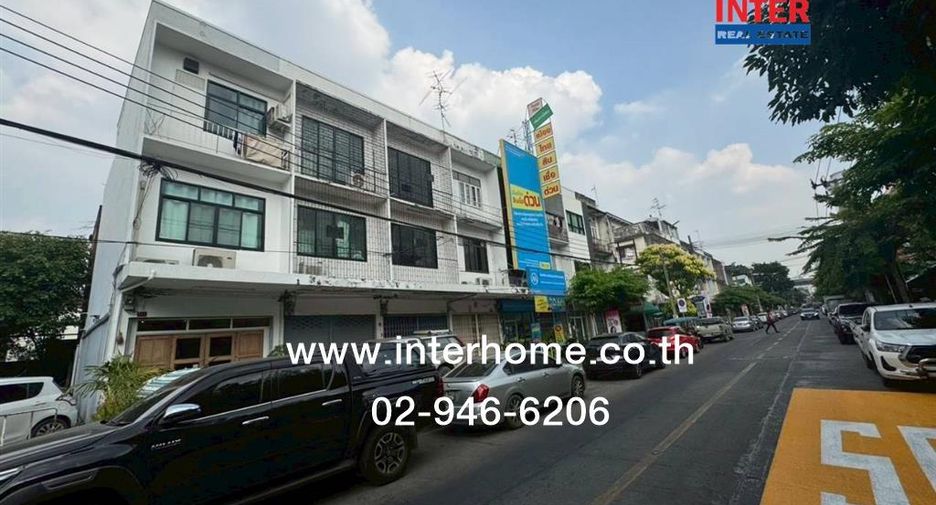 For sale 3 bedrooms retail Space in Khlong San, Bangkok