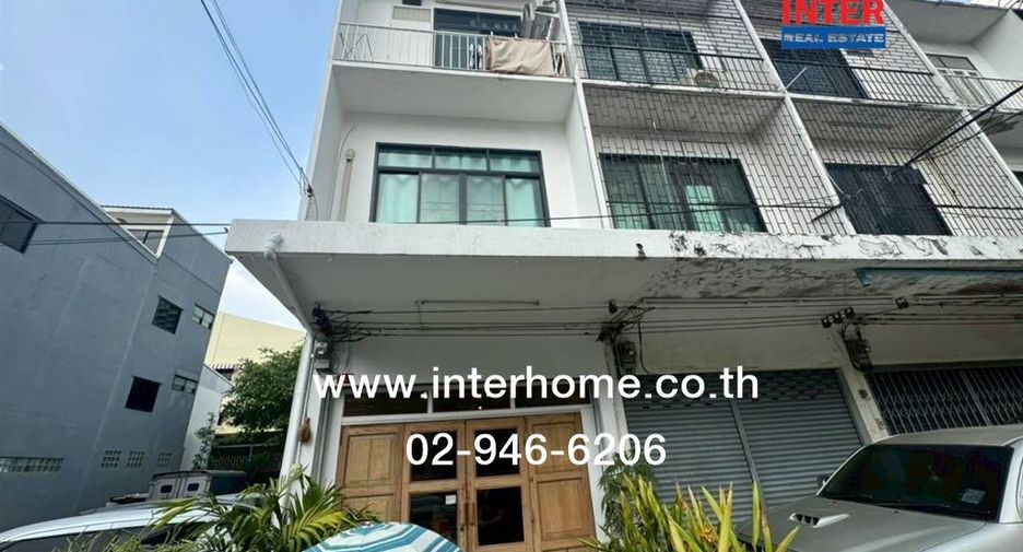 For sale 3 bedrooms retail Space in Khlong San, Bangkok