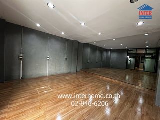 For sale 4 bedrooms townhouse in Bueng Kum, Bangkok