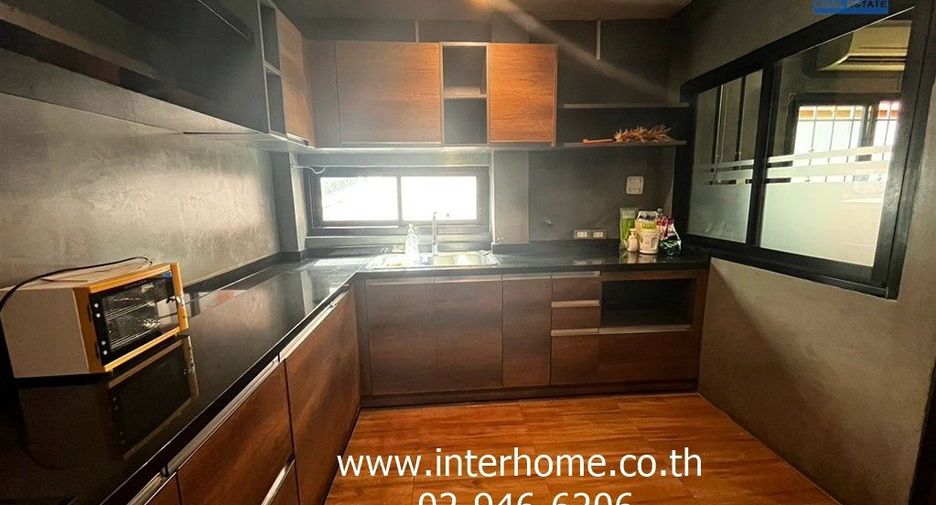 For sale 4 bedrooms townhouse in Bueng Kum, Bangkok