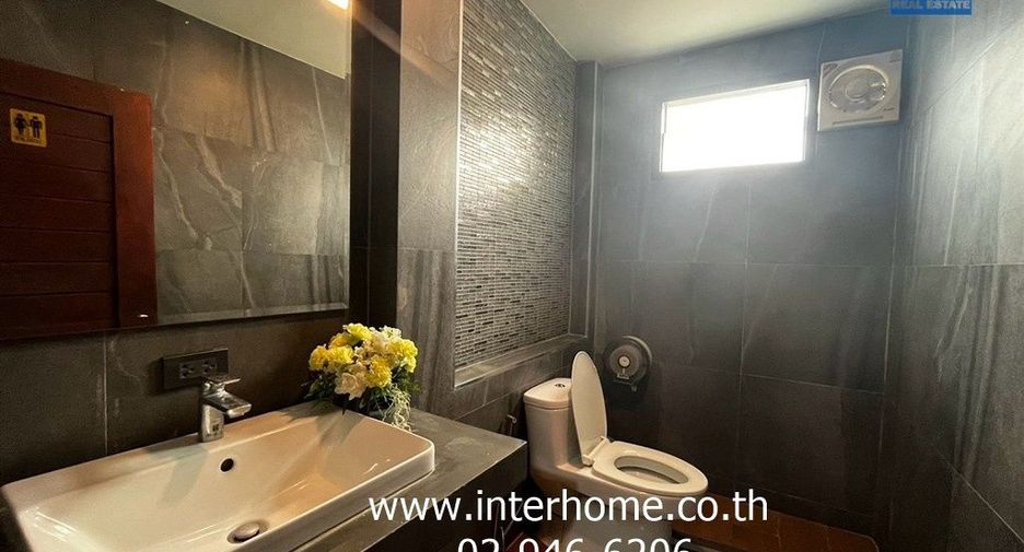 For sale 4 bedrooms townhouse in Bueng Kum, Bangkok