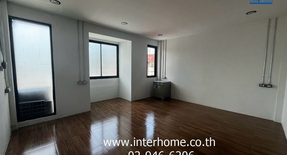 For sale 4 bedrooms townhouse in Bueng Kum, Bangkok