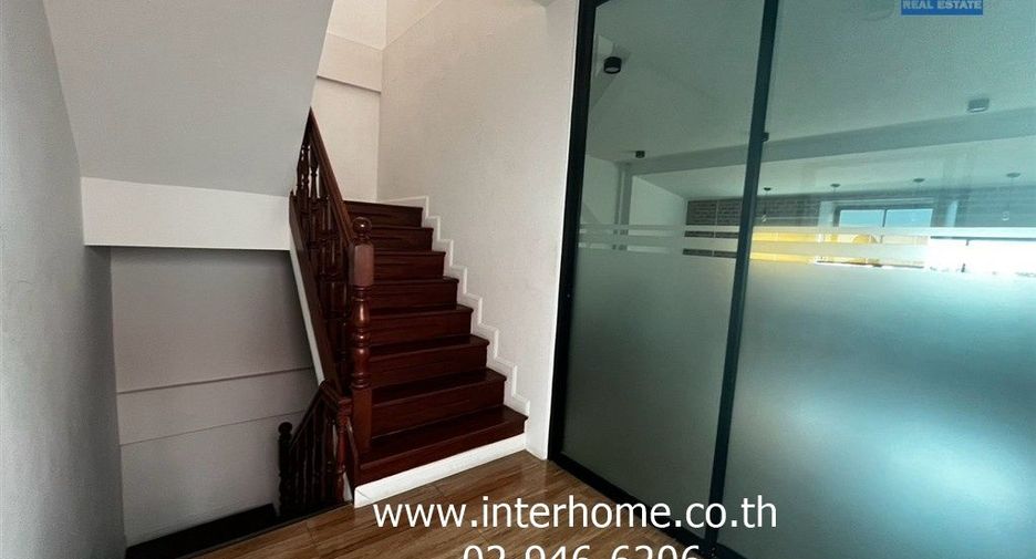 For sale 4 bedrooms townhouse in Bueng Kum, Bangkok