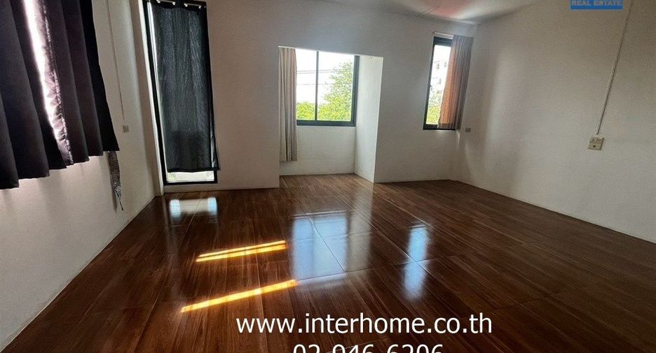 For sale 4 bedrooms townhouse in Bueng Kum, Bangkok