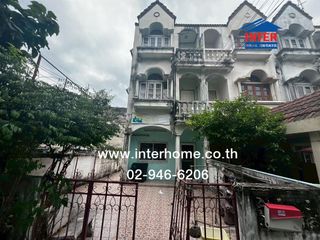 For sale 4 ベッドルーム townhouse in Saphan Sung, Bangkok