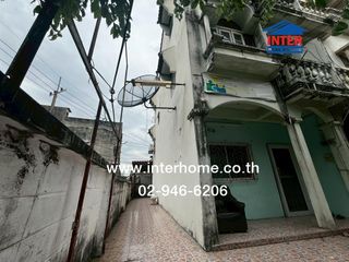 For sale 4 ベッドルーム townhouse in Saphan Sung, Bangkok