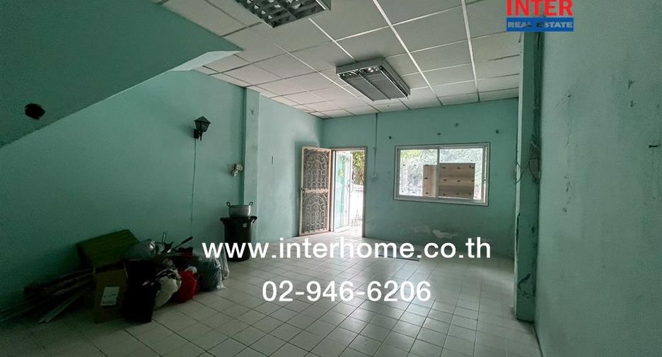 For sale 4 ベッドルーム townhouse in Saphan Sung, Bangkok