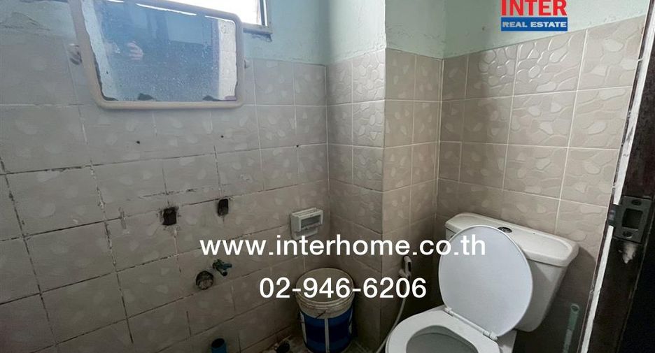 For sale 4 ベッドルーム townhouse in Saphan Sung, Bangkok