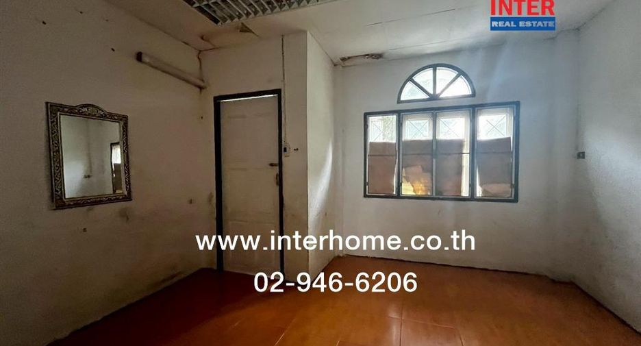 For sale 4 ベッドルーム townhouse in Saphan Sung, Bangkok