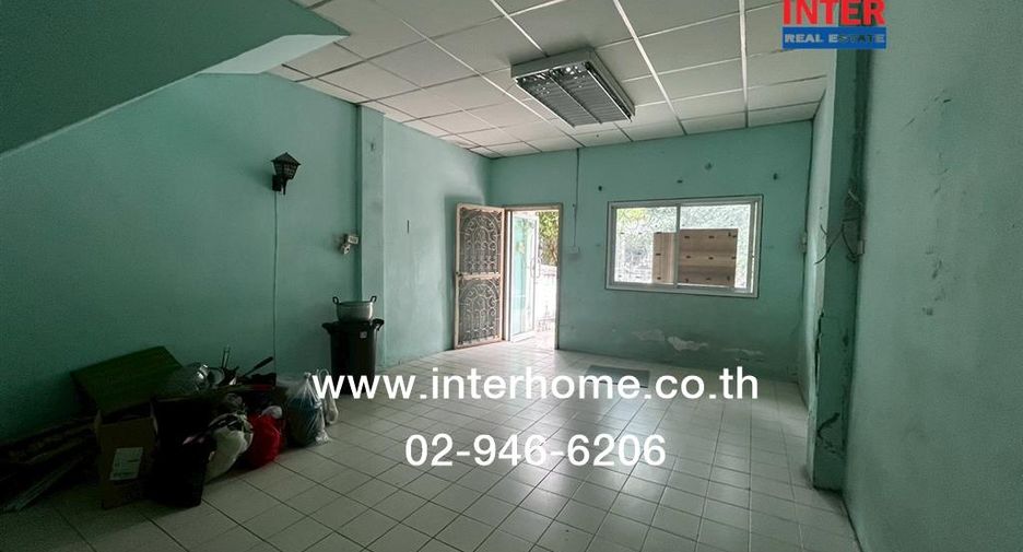 For sale 4 ベッドルーム townhouse in Saphan Sung, Bangkok
