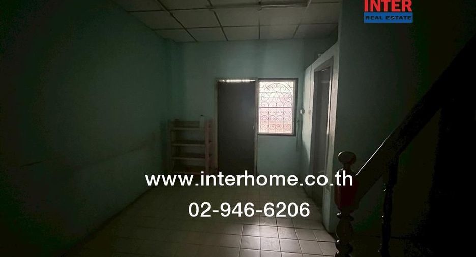 For sale 4 ベッドルーム townhouse in Saphan Sung, Bangkok