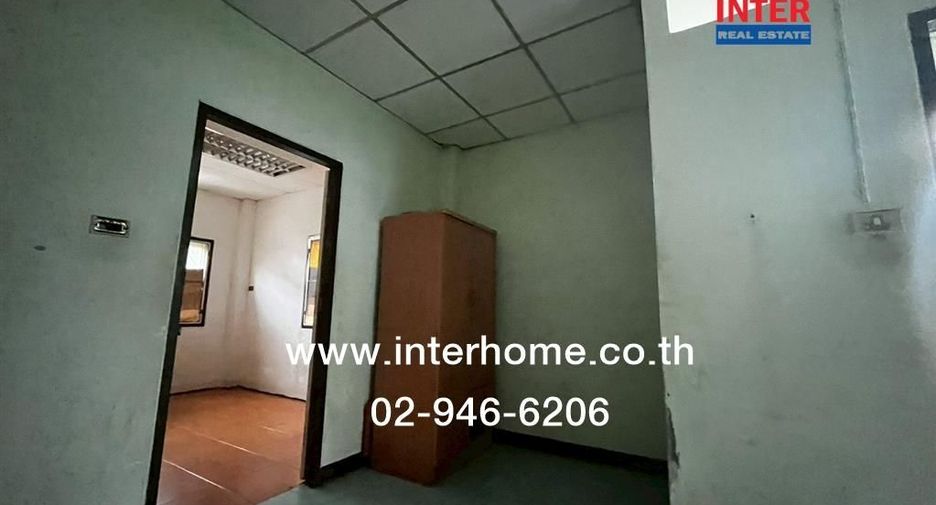 For sale 4 ベッドルーム townhouse in Saphan Sung, Bangkok