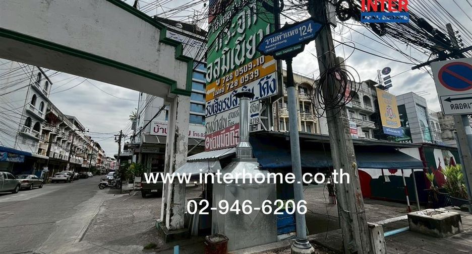 For sale 4 ベッドルーム townhouse in Saphan Sung, Bangkok