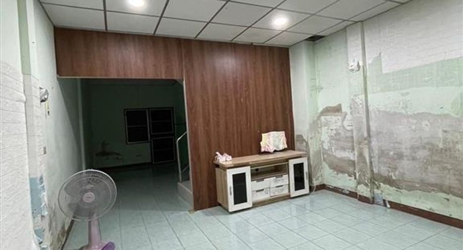 Casa adosada en venta de 2 habitaciones en Khlong Sam Wa, Bangkok