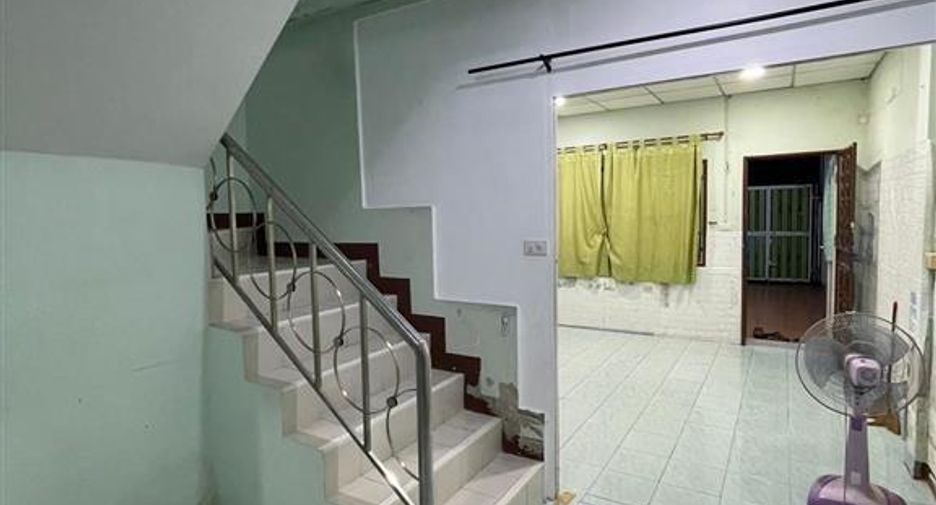 Casa adosada en venta de 2 habitaciones en Khlong Sam Wa, Bangkok