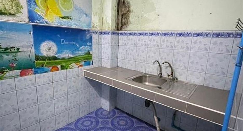 Casa adosada en venta de 2 habitaciones en Khlong Sam Wa, Bangkok