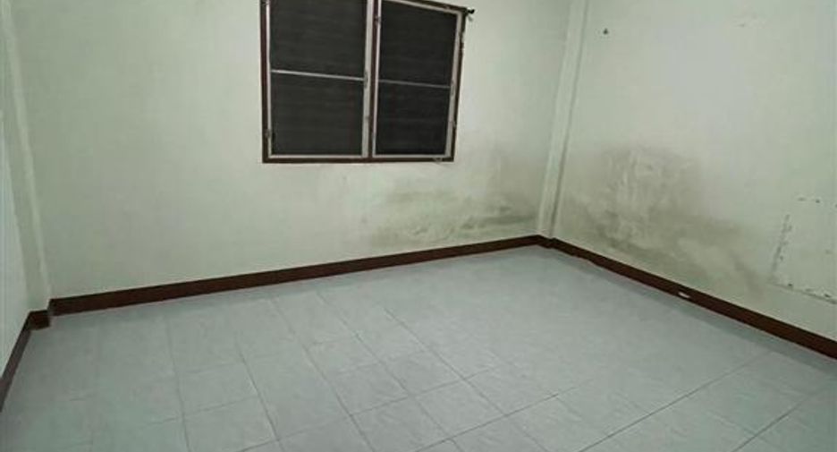 Casa adosada en venta de 2 habitaciones en Khlong Sam Wa, Bangkok