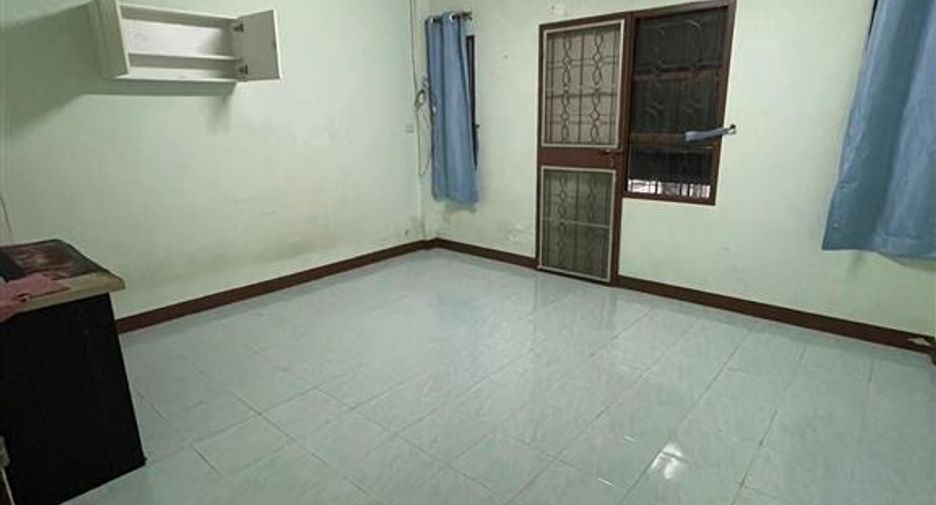 Casa adosada en venta de 2 habitaciones en Khlong Sam Wa, Bangkok