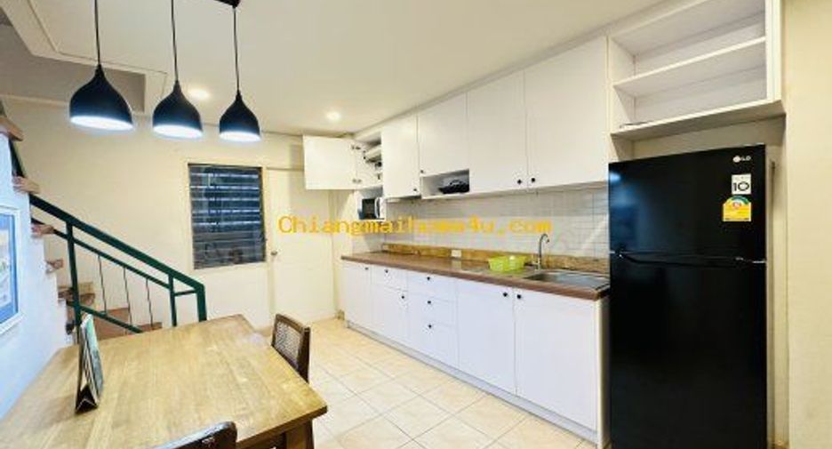 For rent 2 bedrooms townhouse in Mueang Chiang Mai, Chiang Mai