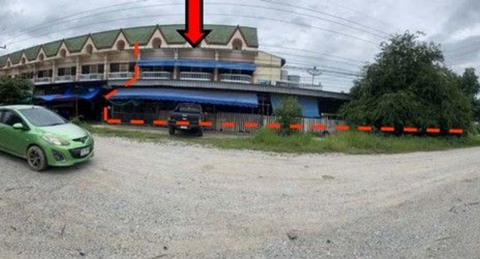 For sale 1 bed retail Space in Tha Tako, Nakhon Sawan