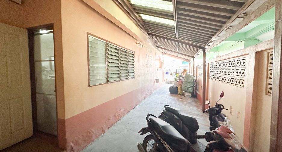 For sale 33 ベッドルーム apartment in Bang Phli, Samut Prakan
