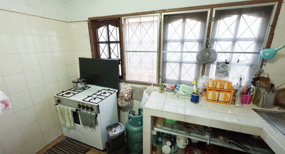 For sale 33 ベッドルーム apartment in Bang Phli, Samut Prakan