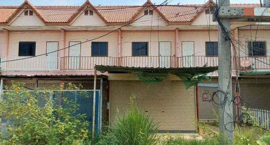 For sale 1 bed retail Space in Taphan Hin, Phichit