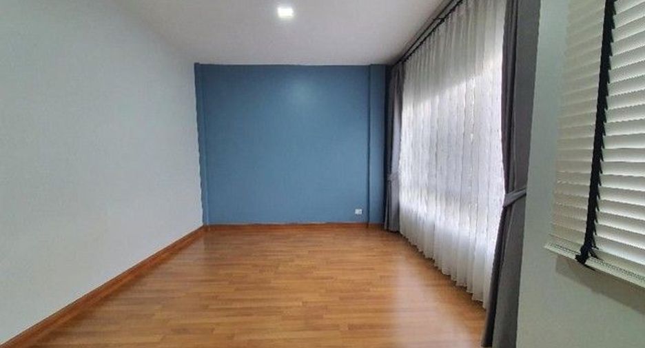 Haus zur Miete mit 3 Zimmer in Bang Khen, Bangkok