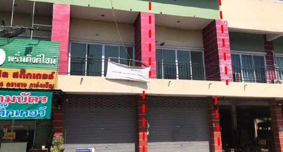 For sale 1 bed retail Space in Taphan Hin, Phichit