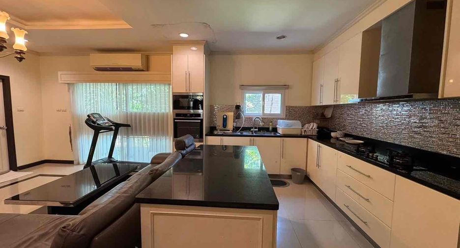 Haus zur Miete mit 4 Zimmer in Bang Lamung, Chonburi