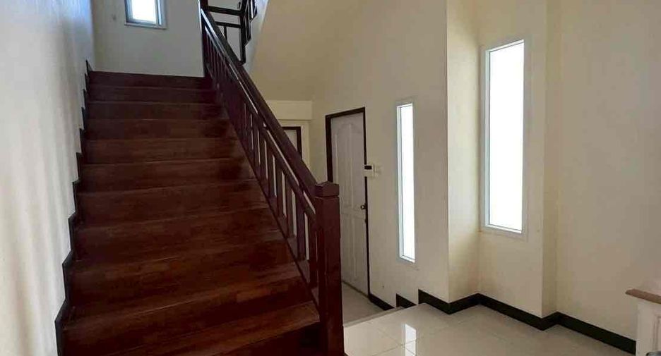 Haus zur Miete mit 4 Zimmer in Bang Lamung, Chonburi
