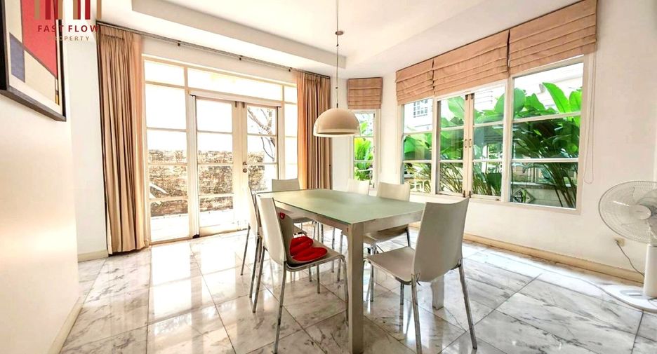 For sale 3 bedrooms house in Chatuchak, Bangkok
