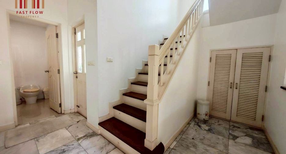 For sale 3 bedrooms house in Chatuchak, Bangkok