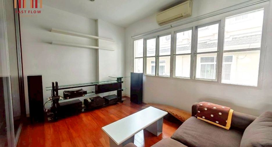 For sale 3 bedrooms house in Chatuchak, Bangkok
