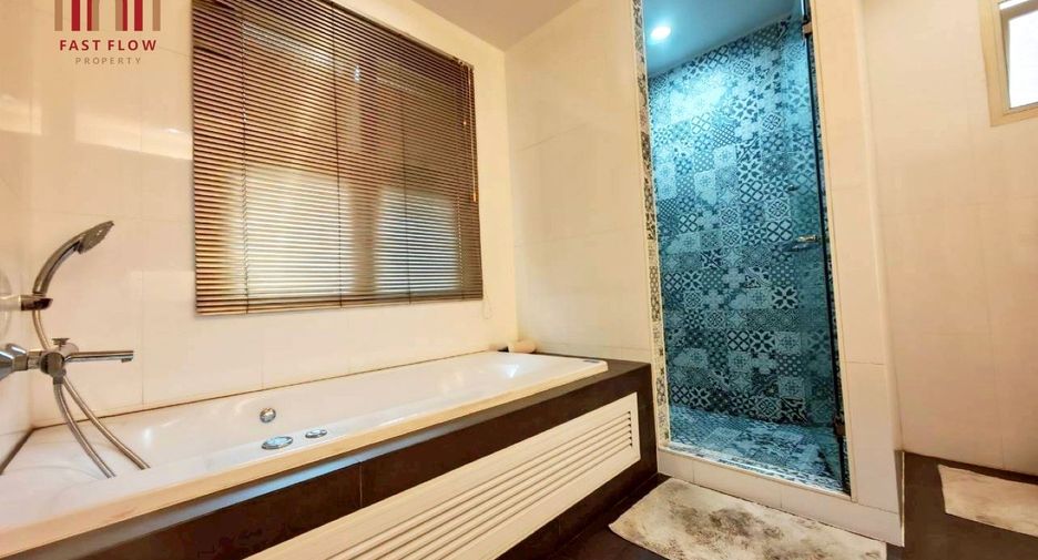 For sale 3 bedrooms house in Chatuchak, Bangkok