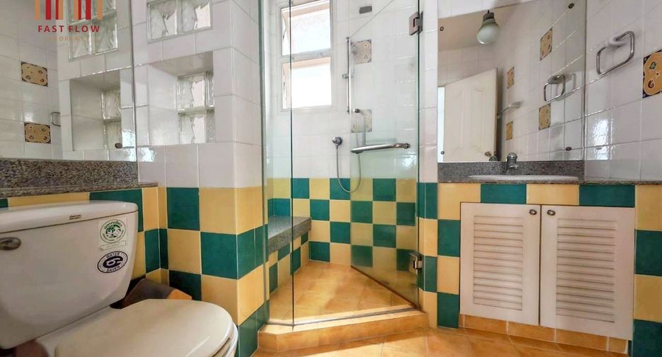For sale 3 bedrooms house in Chatuchak, Bangkok