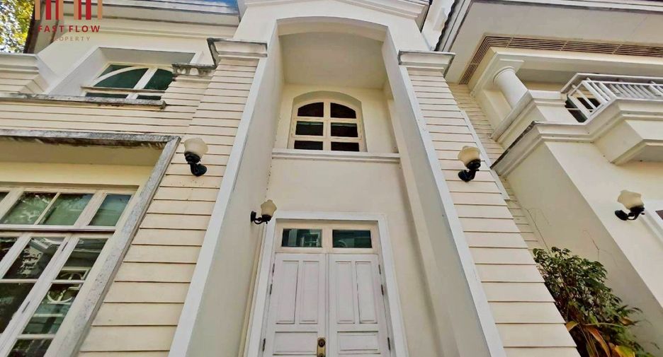 For sale 3 bedrooms house in Chatuchak, Bangkok