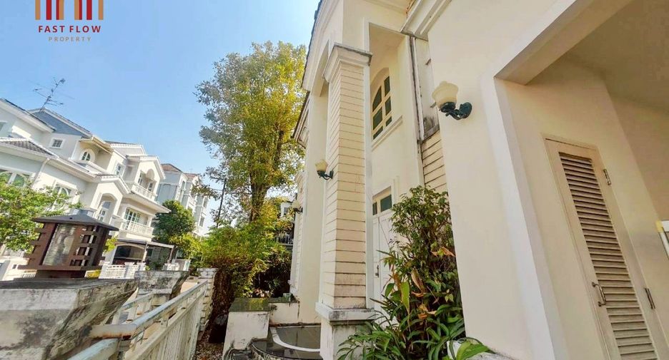 For sale 3 bedrooms house in Chatuchak, Bangkok