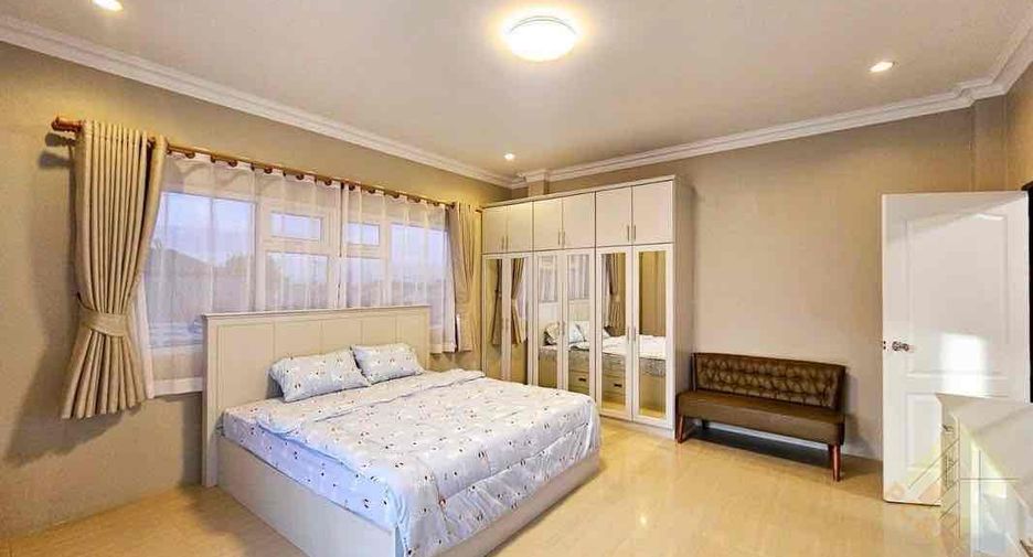 For rent 3 bedrooms villa in Bang Lamung, Chonburi