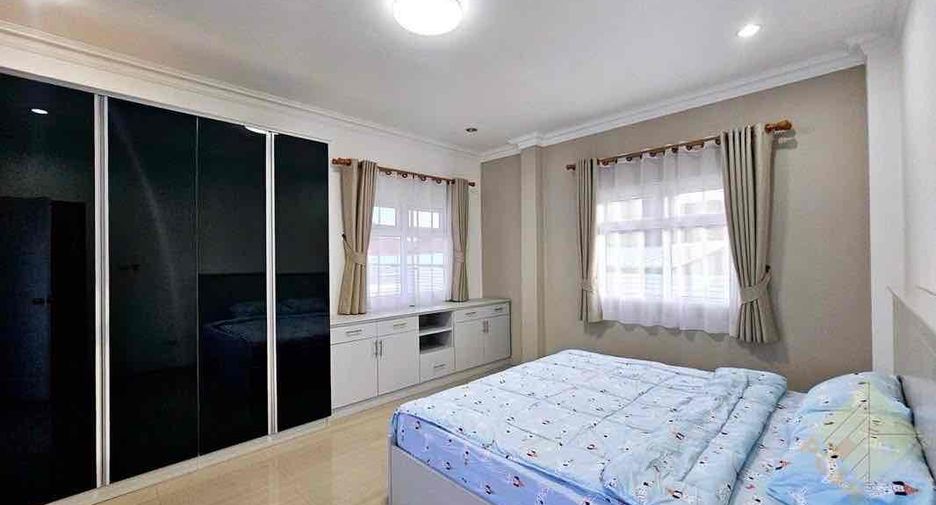 For rent 3 bedrooms villa in Bang Lamung, Chonburi