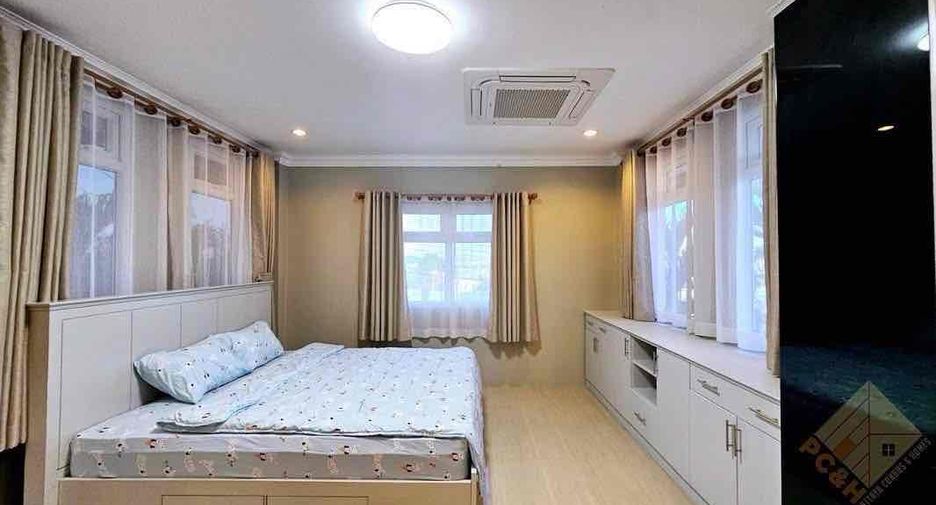 For rent 3 bedrooms villa in Bang Lamung, Chonburi