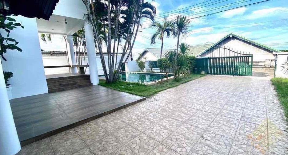For rent 3 bedrooms villa in Bang Lamung, Chonburi