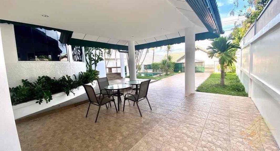 For rent 3 bedrooms villa in Bang Lamung, Chonburi