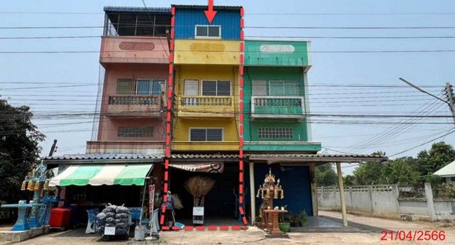 For sale 1 bed retail Space in Taphan Hin, Phichit