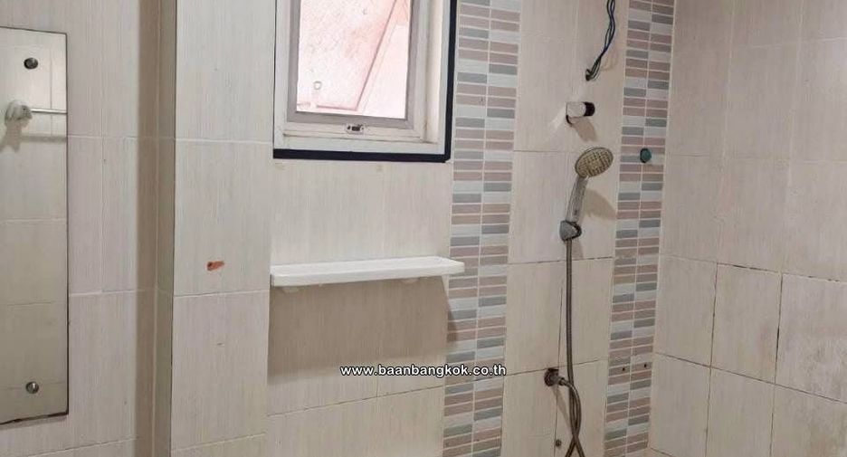 Haus zum Kauf mit 3 Zimmer in Lam Luk Ka, Pathum Thani