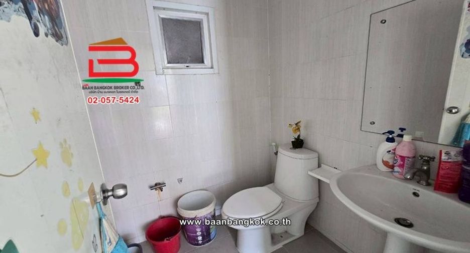 Haus zum Kauf mit 3 Zimmer in Lam Luk Ka, Pathum Thani