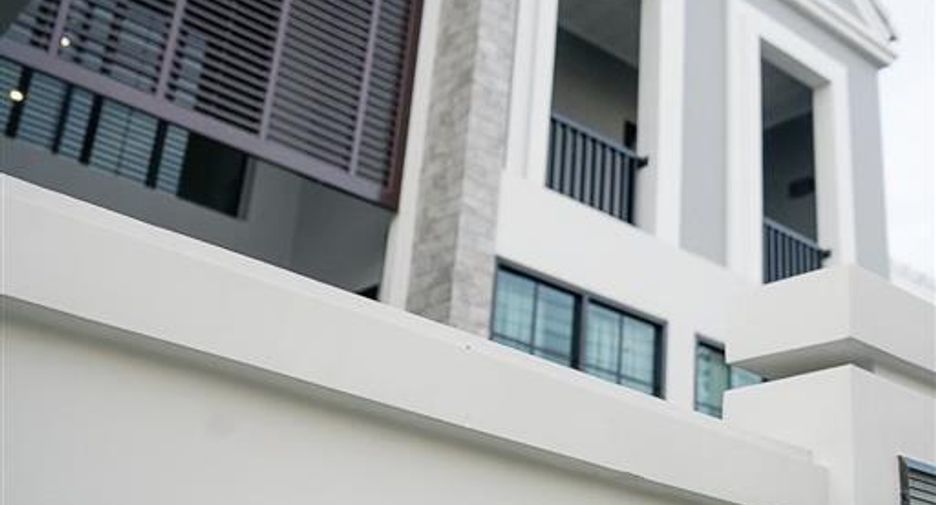 Casa en venta de 4 habitaciones en Min Buri, Bangkok