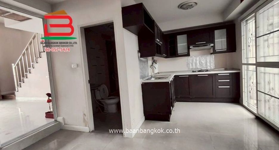 For sale 4 bedrooms townhouse in Bang Bon, Bangkok