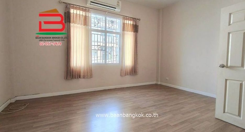 For sale 4 bedrooms townhouse in Bang Bon, Bangkok