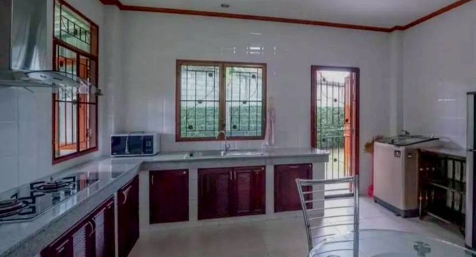 For rent 4 bedrooms house in Mueang Chiang Mai, Chiang Mai
